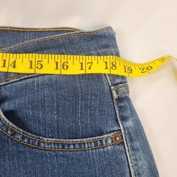 Levi's Womens Nouveau Stretch Capri Jeans Size 14 Mis - Picture 10 of 14